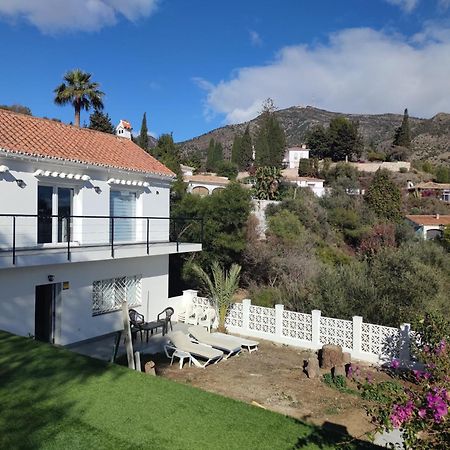 Planta Independiente En Villa Primavera 미하스 외부 사진