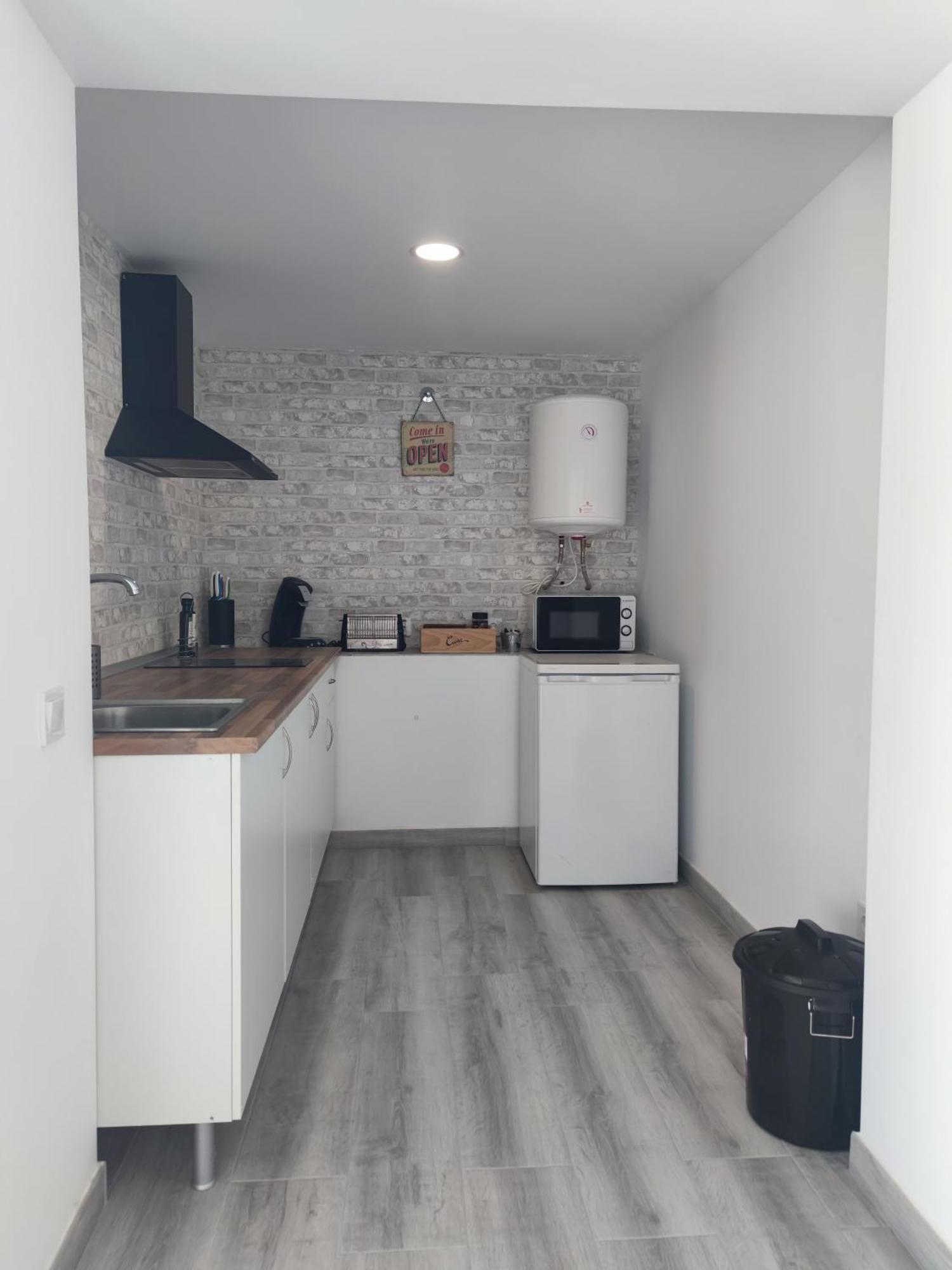 Planta Independiente En Villa Primavera 미하스 외부 사진